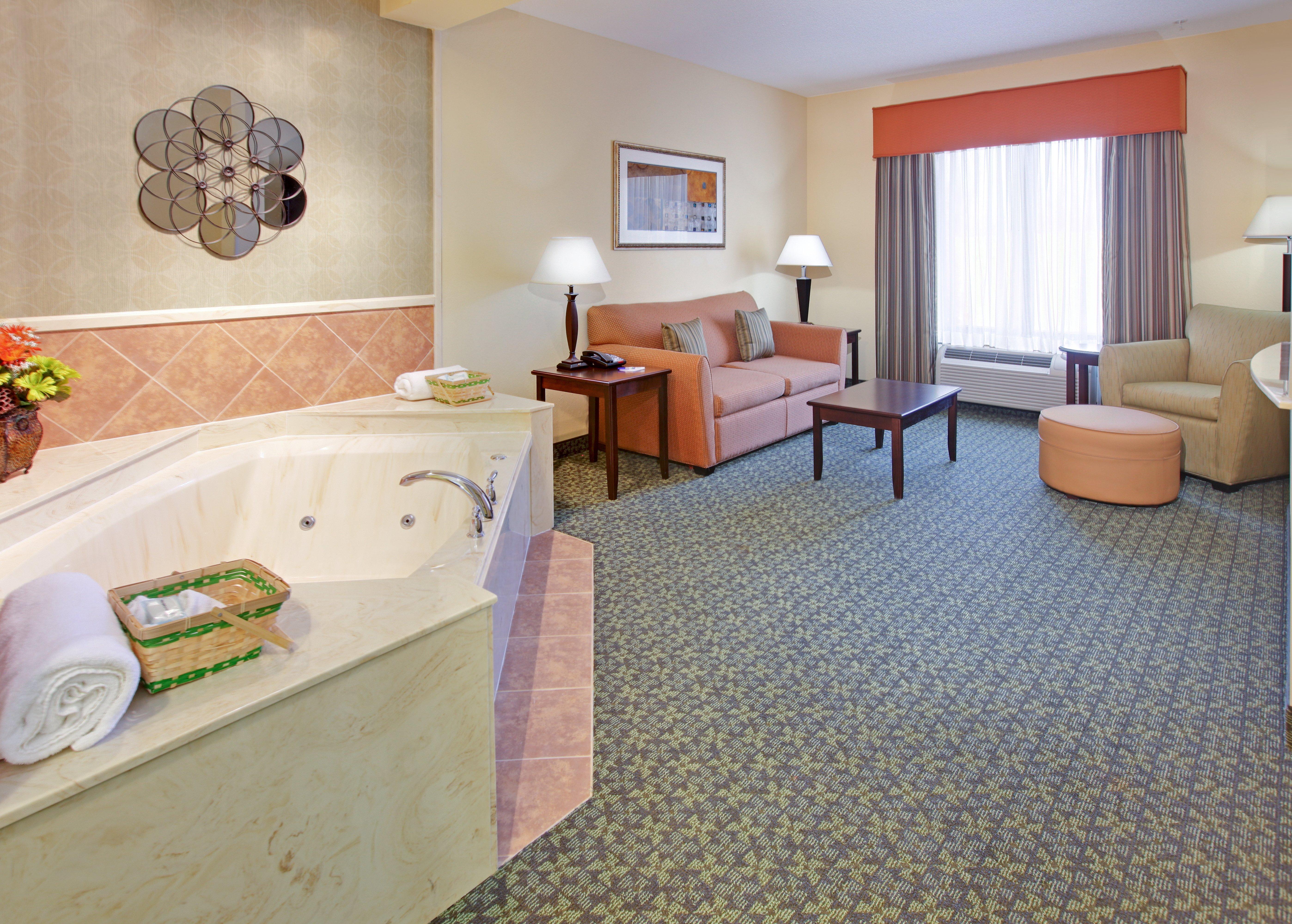 Holiday Inn Express & Suites Covington By Ihg Bagian luar foto