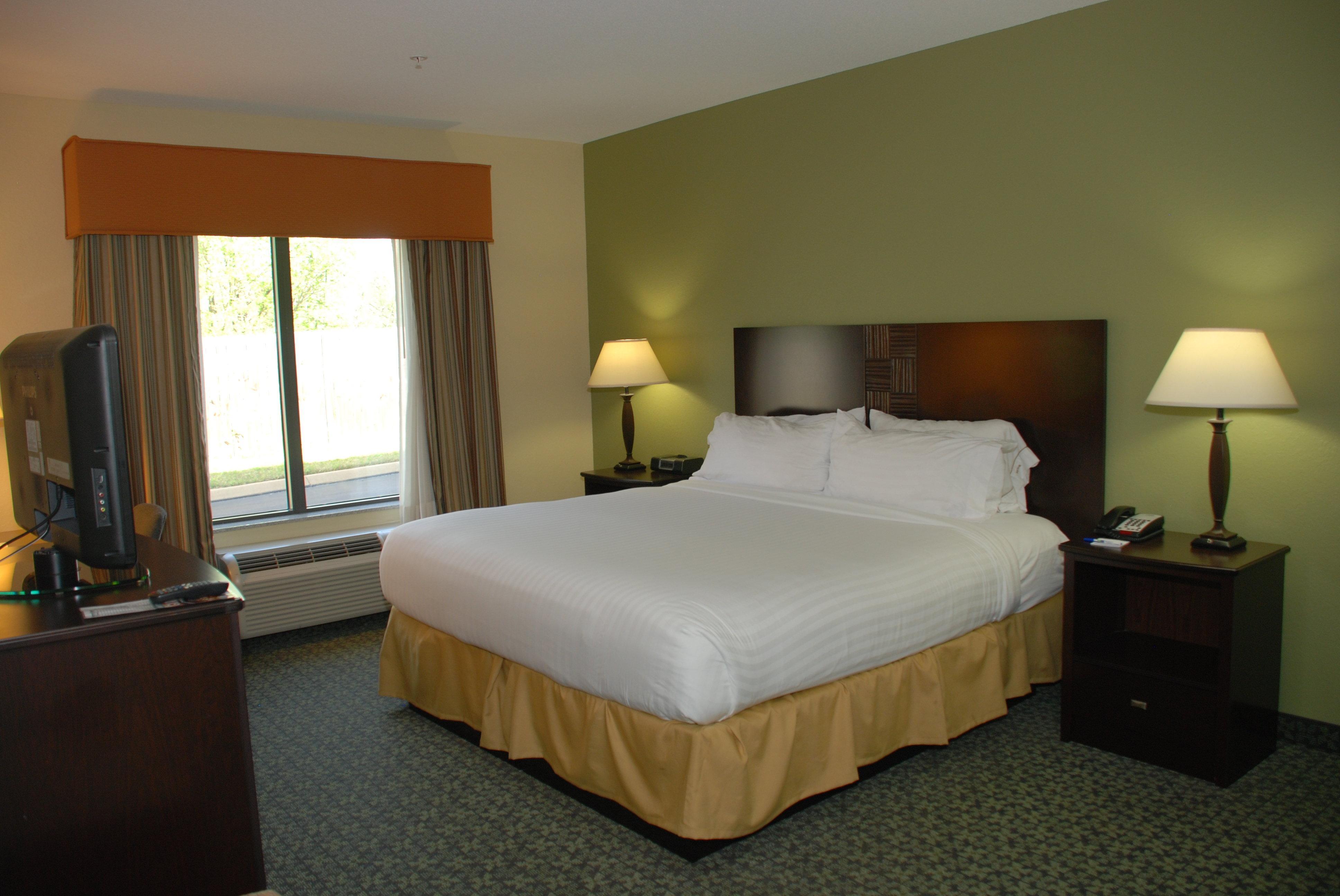 Holiday Inn Express & Suites Covington By Ihg Bagian luar foto